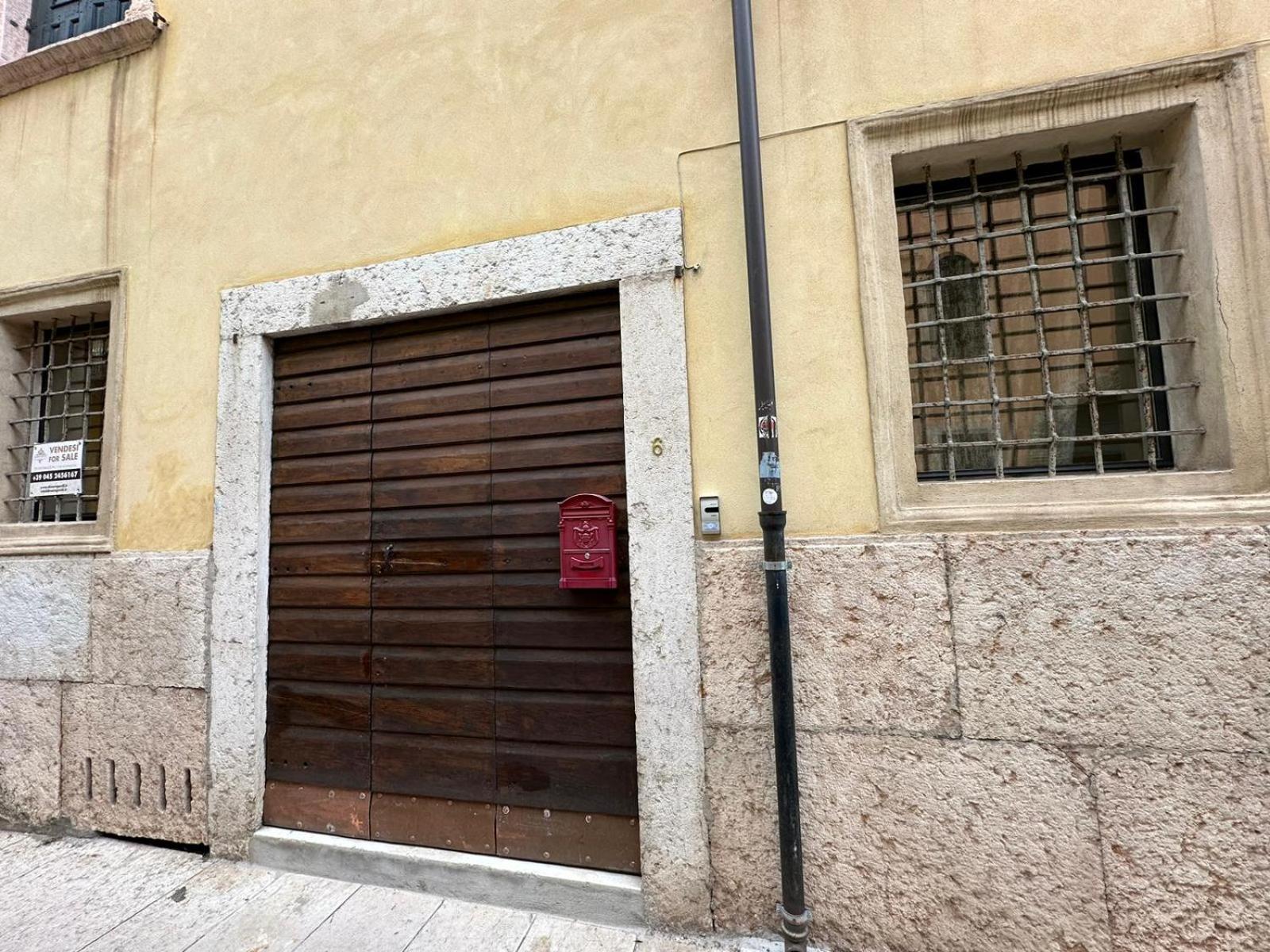 Al Campanile Apartment Verona Luaran gambar